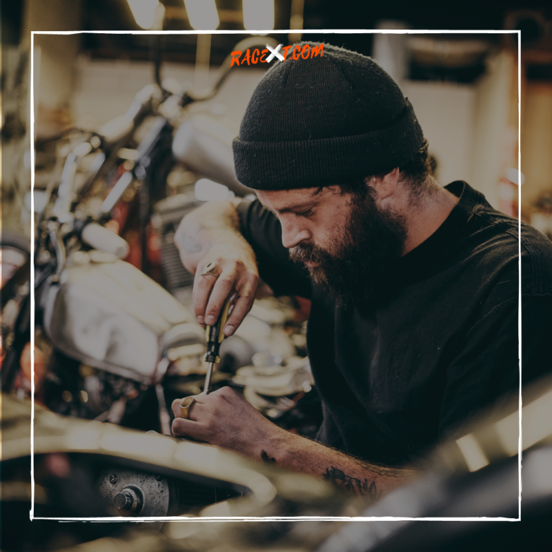 THE CYLINDER: HOW TO REMOVE IT AND WHEN WE SHOULD DO IT 2 - Racext THE CYLINDER: HOW TO REMOVE IT AND WHEN WE SHOULD DO IT - Motorcycle mechanic - Racext 1