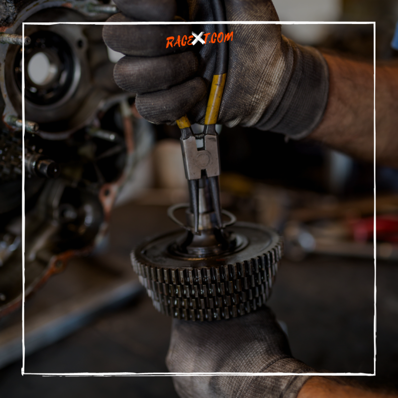 NOISES IN THE ENGINE? LOOK AT THE TENSIONER 2 - Racext NOISES IN THE ENGINE? LOOK AT THE TENSIONER - Motorcycle Magazine - Racext 1