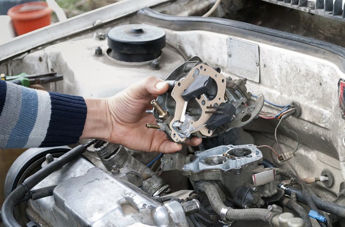 WHAT ARE CARB CLEANER ALTERNATIVES? (EXPLAINED) - Car Magazine - Racext 1